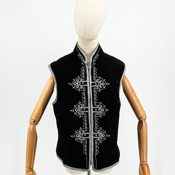90s Double D Ranch Wear Black Velvet Zip Front Vest w Silver Studs + Embroidery - Picture 1 of 6